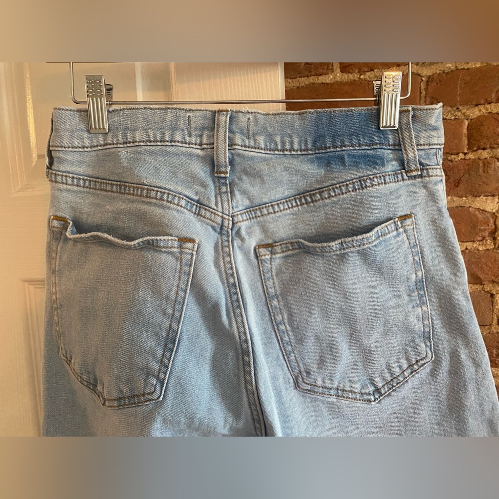 Abercrombie Curve Love Ultra High Rise Ankle Straight Jean - Picture 5 of 14